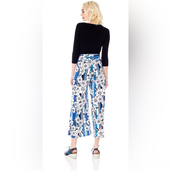 Bergstrom Morrison Cropped Trousers, size M - Picture 5 of 12